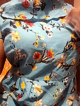 Snapshot of varsha-milky1 chatting on 15, 3, 2025 varsha-milky1 online show from 15, 3, 2025