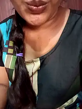 Snapshot of varsha-milky1 chatting on 16, 3, 2025 varsha-milky1 online show from 16, 3, 2025