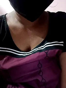 Snapshot of varsha-milky1 chatting on 17, 3, 2025 varsha-milky1 online show from 17, 3, 2025