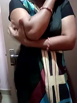 Snapshot of varsha-milky1 chatting on 21, 3, 2025 varsha-milky1 online show from 21, 3, 2025