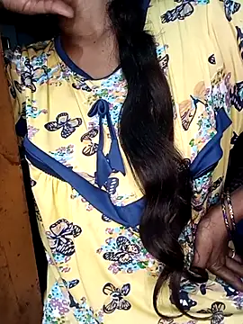 Snapshot of varsha-milky1 chatting on 13, 9, 2025 varsha-milky1 online show from 13, 9, 2025