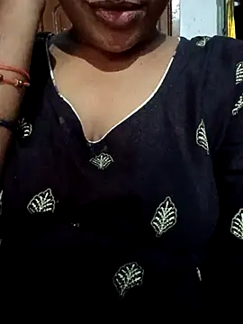 Snapshot of varsha-milky1 chatting on 18, 9, 2025 varsha-milky1 online show from 18, 9, 2025