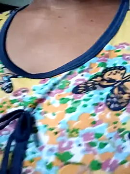 Snapshot of varsha-milky1 chatting on 26, 9, 2025 varsha-milky1 online show from 26, 9, 2025