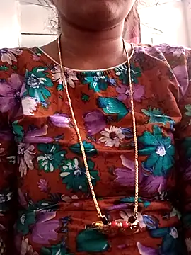 Snapshot of varsha-milky1 chatting on 4, 10, 2025 varsha-milky1 online show from 4, 10, 2025