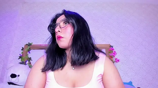 Snapshot of BeccaMathew chatting on 11, 5, 2026 BeccaMathew online show from 11, 5, 2026