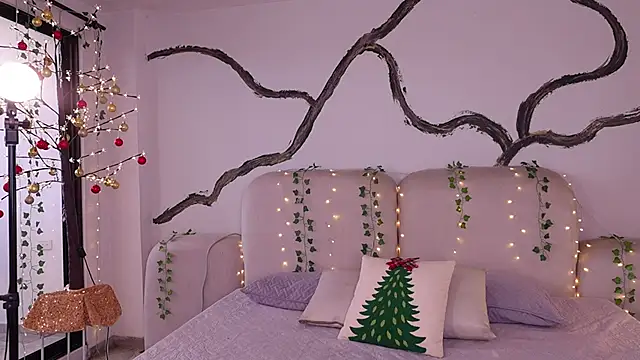 Snapshot of soidai_miiu chatting on 14, 12, 2025 soidai miiu online show from 14, 12, 2025