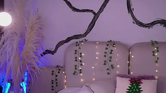 Snapshot of soidai_miiu chatting on 16, 12, 2025 soidai miiu online show from 16, 12, 2025