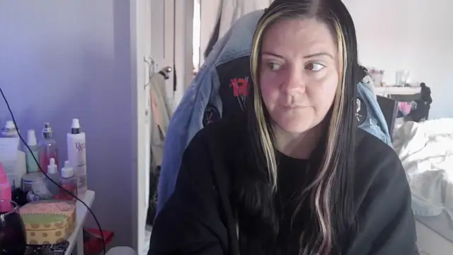 AureliaXOX online show from 1, 10, 2025