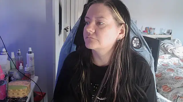 AureliaXOX online show from 2, 10, 2025