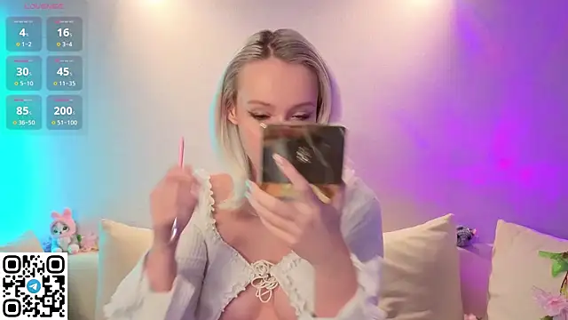 Anadeyaaa online show from 9, 11, 2025