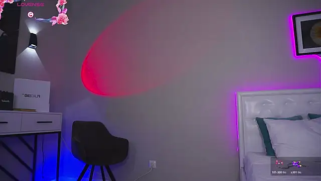 LeaCox  online show from 7, 11, 2025