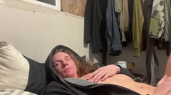 Snapshot of redone8in chatting on 5, 2, 2025 redone8in online show from 5, 2, 2025