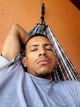 Mineirinho043 online show from 28, 2, 2025