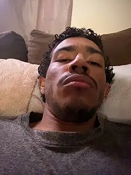 Mineirinho043 online show from 10, 9, 2025