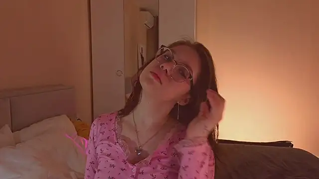 Snapshot of Mia_Luw chatting on 7, 2, 2026 Mia Luw online show from 7, 2, 2026