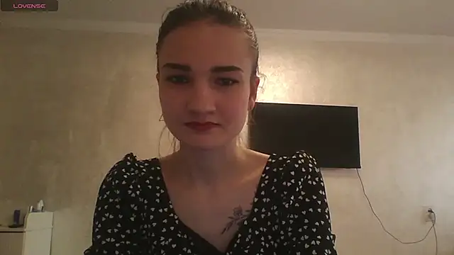 RoyalDessertt online show from 7, 3, 2025