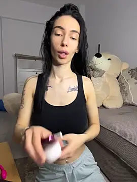 Celine Roxelle online show from 20, 4, 2026