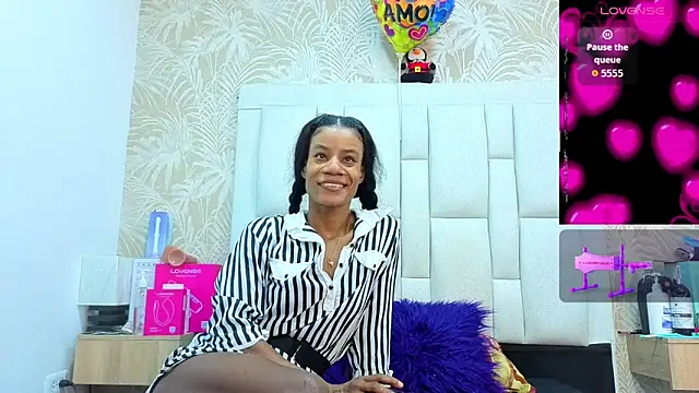 Snapshot of dafnnelewis chatting on 27, 3, 2026 dafnnelewis online show from 27, 3, 2026