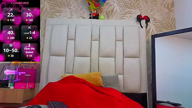 Snapshot of dafnnelewis chatting on 16, 4, 2026 dafnnelewis online show from 16, 4, 2026