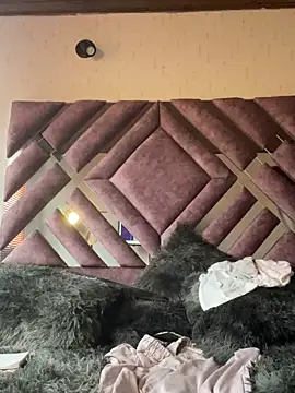 Maggie Geller online show from 2, 3, 2025