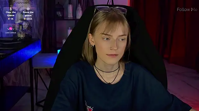 KiraMontoya online show from 12, 4, 2026