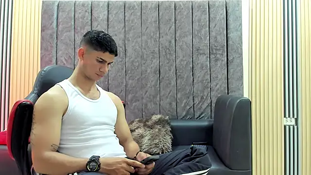 Snapshot of ANDRES_STUD chatting on 6, 2, 2026 ANDRES STUD online show from 6, 2, 2026