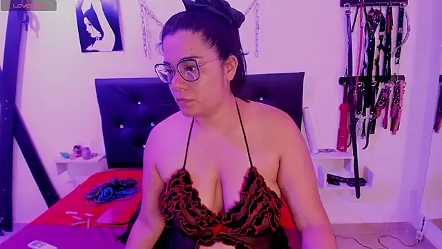 Julieta Carden  online show from 5, 3, 2026