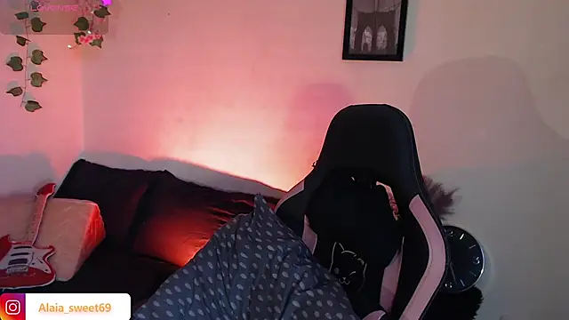 Snapshot of alaia_sweetxxx chatting on 20, 2, 2026 alaia sweetxxx online show from 20, 2, 2026