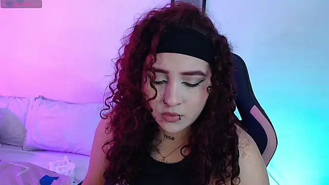 Snapshot of alaia_sweetxxx chatting on 4, 5, 2026 alaia sweetxxx online show from 4, 5, 2026