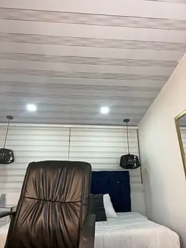 tylla  online show from 13, 3, 2025