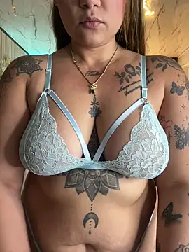 Snapshot of Madissonlove_1 chatting on 2, 7, 2026 Madissonlove 1 online show from 2, 7, 2026