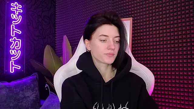 roxy riot  online show from 11, 3, 2025