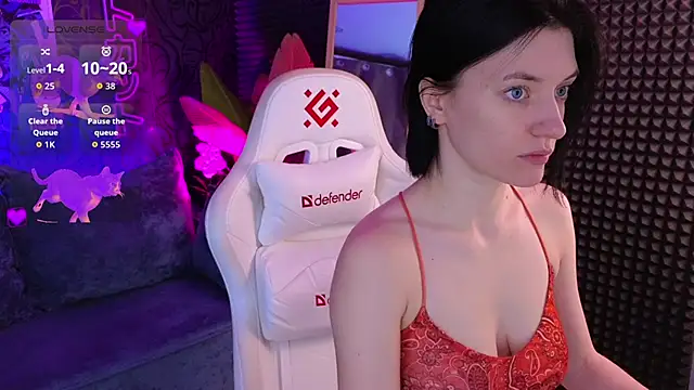 roxy riot  online show from 30, 9, 2025