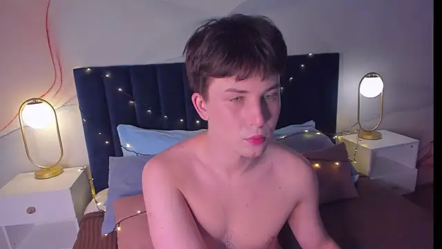 AdrianoAubert online show from 12, 10, 2025