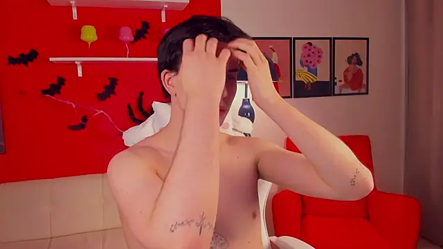 AdrianoAubert online show from 8, 11, 2025