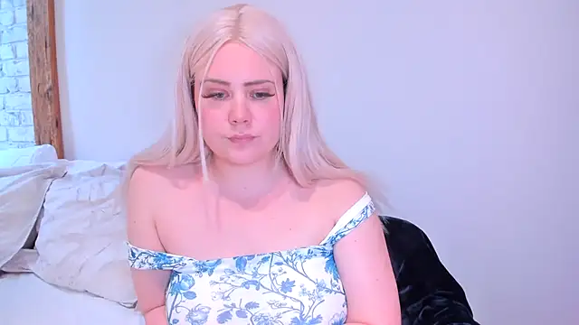 Snapshot of _leana_ chatting on 18, 3, 2025  leana  online show from 18, 3, 2025