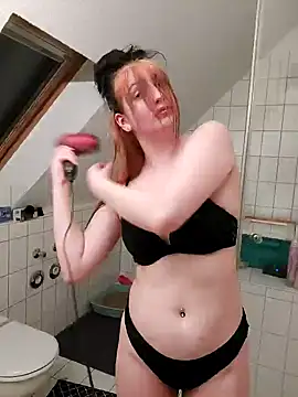 Snapshot of Gamergirl-Linela chatting on 14, 2, 2025 Gamergirl-Linela online show from 14, 2, 2025