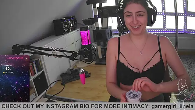 Snapshot of Gamergirl-Linela chatting on 20, 10, 2025 Gamergirl-Linela online show from 20, 10, 2025