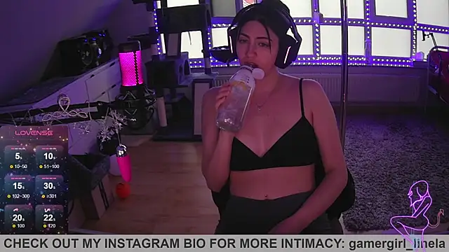 Snapshot of Gamergirl-Linela chatting on 16, 11, 2025 Gamergirl-Linela online show from 16, 11, 2025