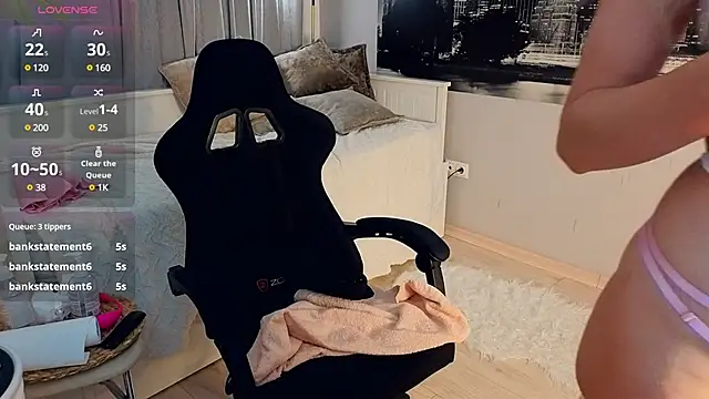 Nicole Hampton online show from 17, 2, 2025