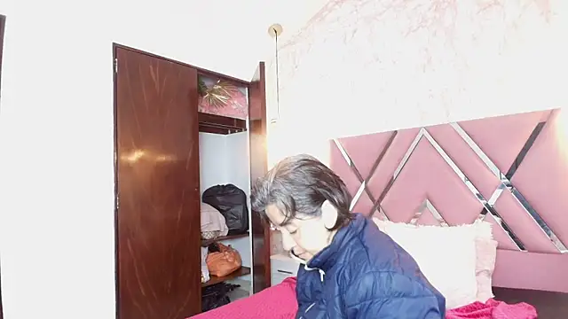 Saori Sann  online show from 14, 1, 2026