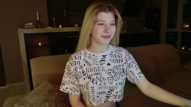 Snapshot of Bella_amory chatting on 6, 2, 2025 Bella amory online show from 6, 2, 2025