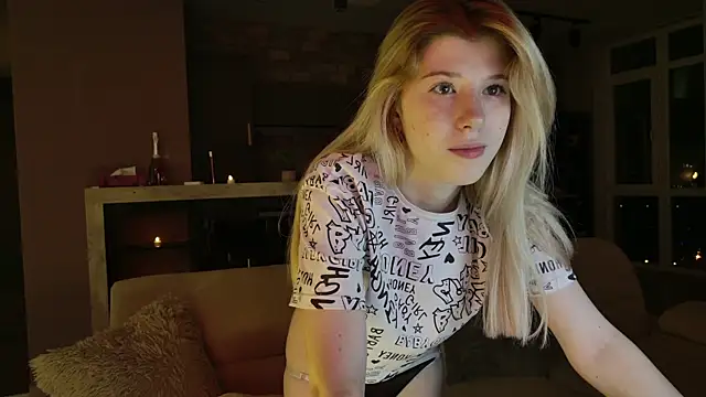 Snapshot of Bella_amory chatting on 7, 2, 2025 Bella amory online show from 7, 2, 2025