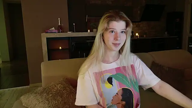 Snapshot of Bella_amory chatting on 7, 2, 2025 Bella amory online show from 7, 2, 2025