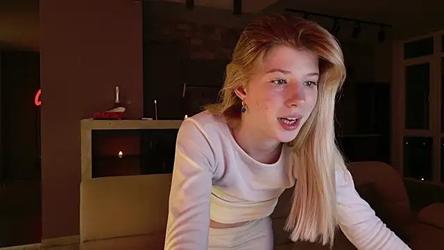 Snapshot of Bella_amory chatting on 11, 2, 2025 Bella amory online show from 11, 2, 2025