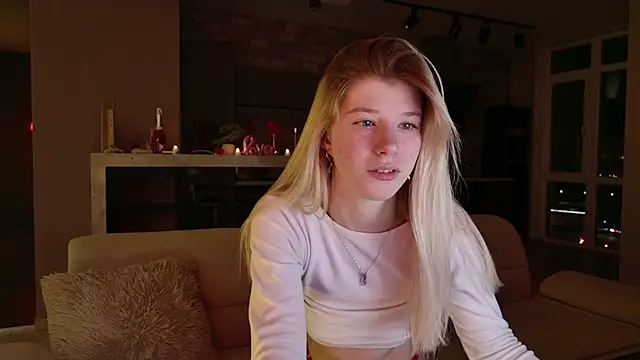 Snapshot of Bella_amory chatting on 24, 2, 2025 Bella amory online show from 24, 2, 2025