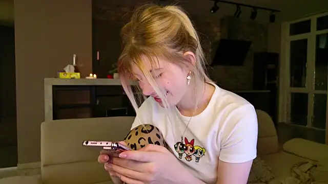 Snapshot of Bella_amory chatting on 6, 3, 2025 Bella amory online show from 6, 3, 2025