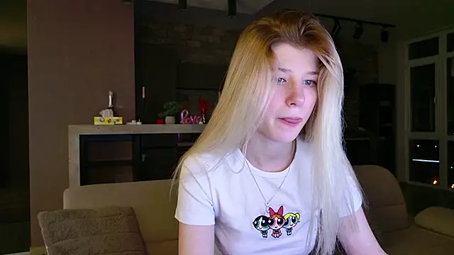 Snapshot of Bella_amory chatting on 7, 3, 2025 Bella amory online show from 7, 3, 2025