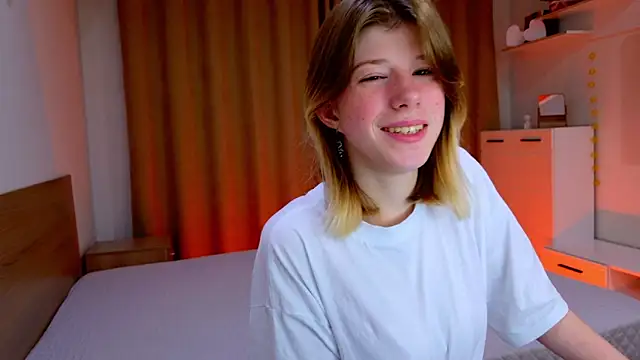 Snapshot of Bella_amory chatting on 30, 10, 2025 Bella amory online show from 30, 10, 2025