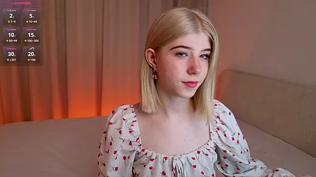 Snapshot of Bella_amory chatting on 10, 6, 2026 Bella amory online show from 10, 6, 2026